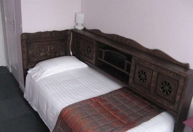 غرفة قياسية ثلاثية, Balzac Hôtel