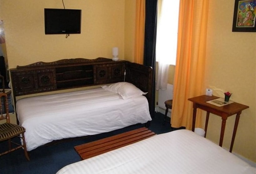 غرفة قياسية ثلاثية, Balzac Hôtel