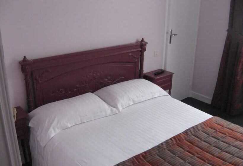 غرفة قياسية ثلاثية, Balzac Hôtel