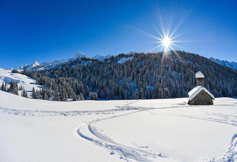 חדר משפחתי, Beauregard