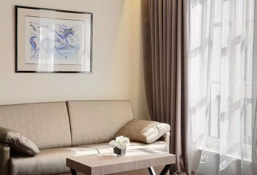 ジュニアスイート, Best Western Premier De La Poste & Spa