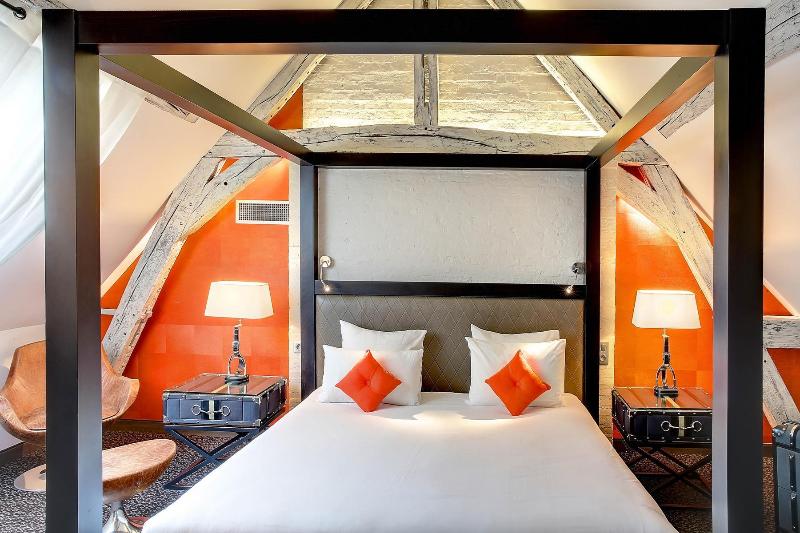 스위트 킹사이즈 침대, Best Western Premier De La Poste & Spa