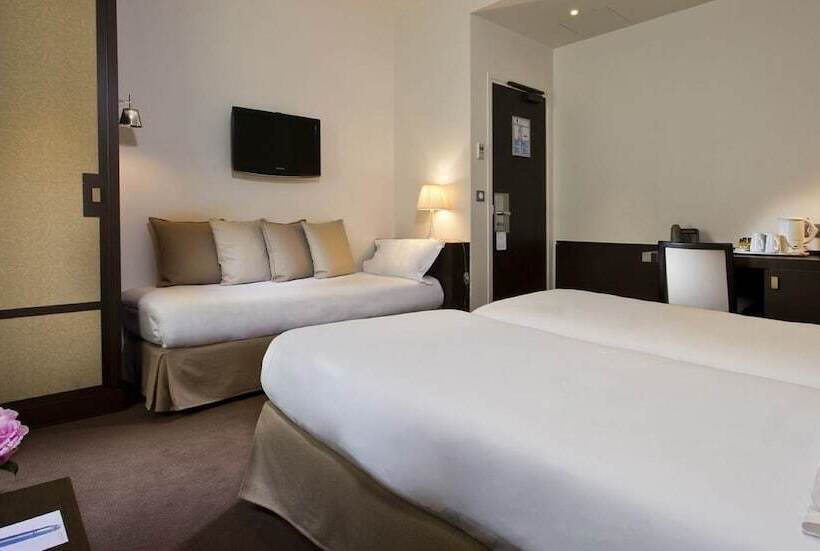 اتاق استاندارد سه نفره, Hôtel Le Colisée