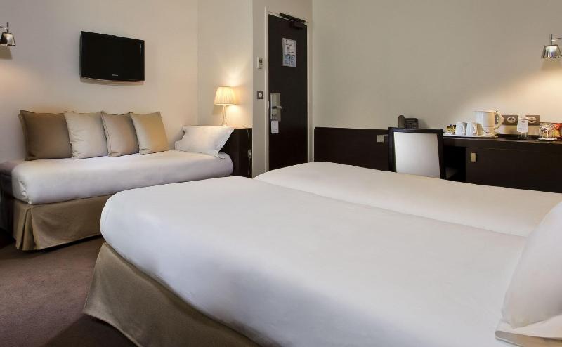 اتاق استاندارد سه نفره, Hôtel Le Colisée