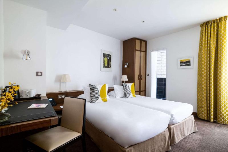 اتاق استاندارد سه نفره, Hôtel Le Colisée