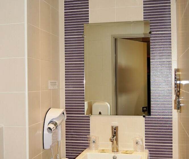Номер Стандарт, Hôtel Cositel, Cit Hotel Coutances