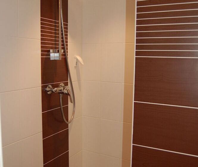 舒适三人间, Hôtel Cositel, Cit Hotel Coutances