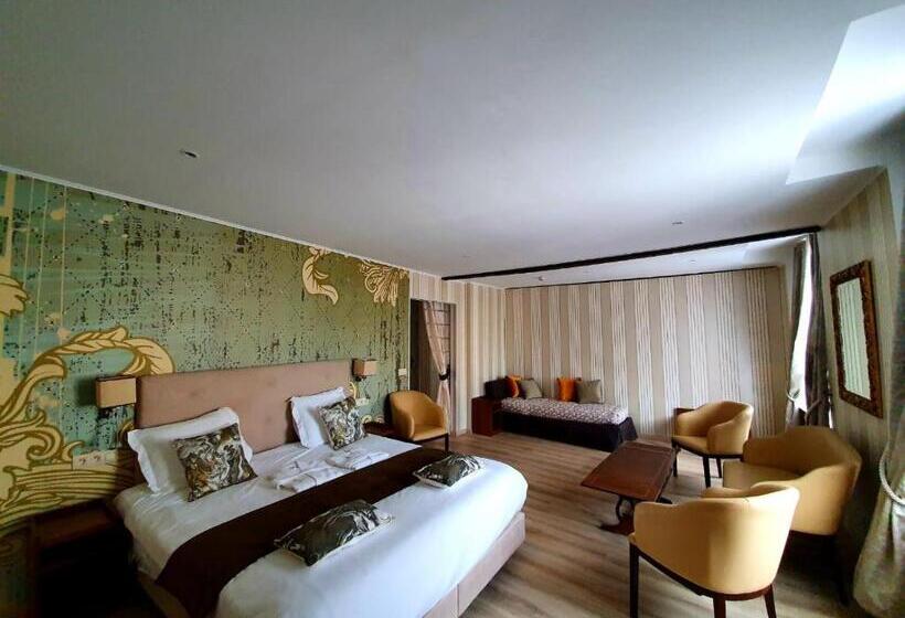 جناح سوبيريور, Croix Blanche De Sologne