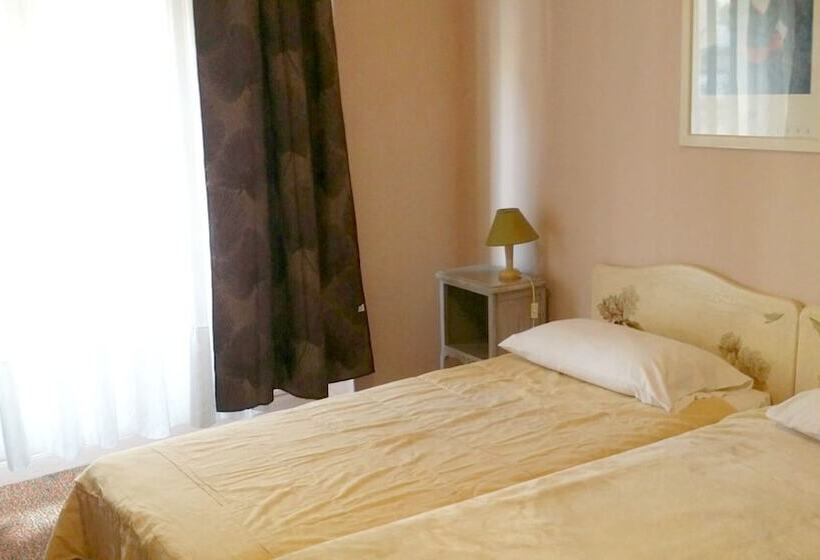 スタンダードルーム, De La Buffa