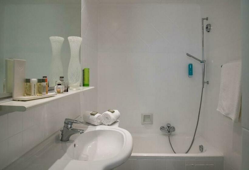 Номер Superior, Golden Tulip Cannes Hotel De Paris