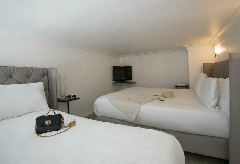 Номер Стандарт Трехместный, Golden Tulip Cannes Hotel De Paris