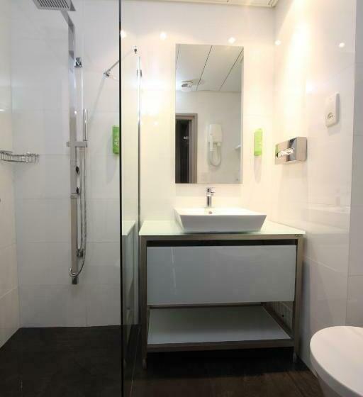 Номер Стандарт с Балконом, Golden Tulip Cannes Hotel De Paris