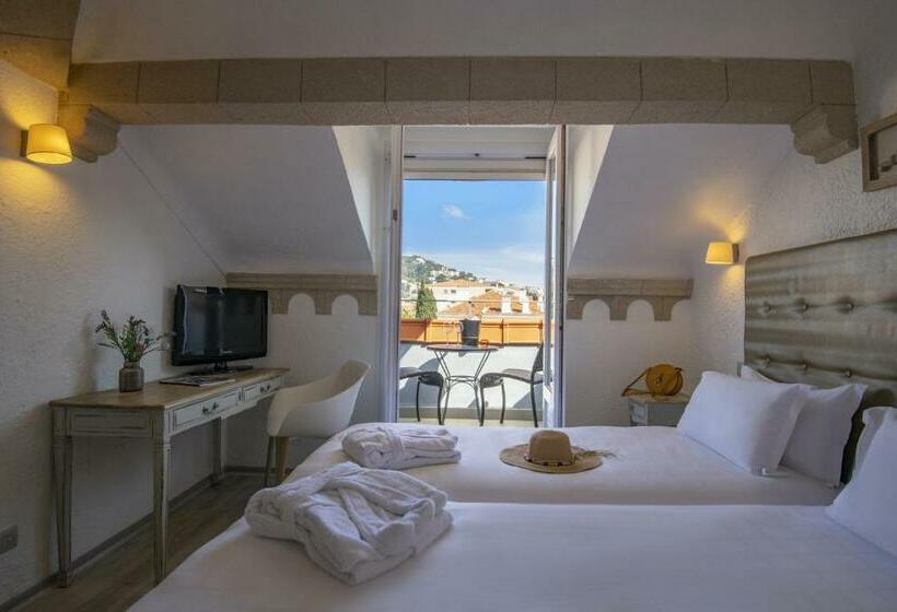 Номер Стандарт с Балконом, Golden Tulip Cannes Hotel De Paris