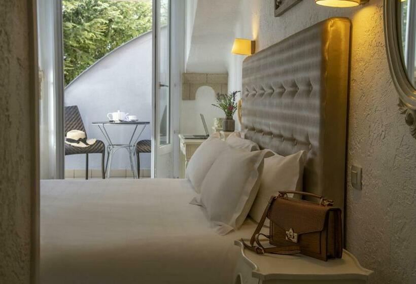 Номер Стандарт с Балконом, Golden Tulip Cannes Hotel De Paris