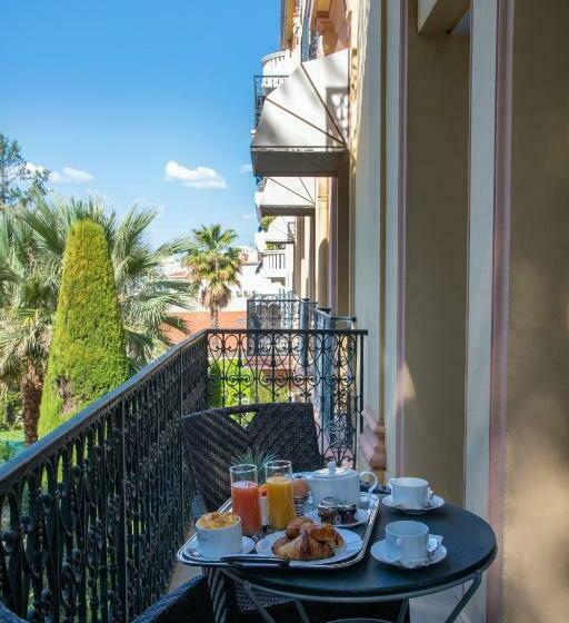 Номер Стандарт с Балконом, Golden Tulip Cannes Hotel De Paris