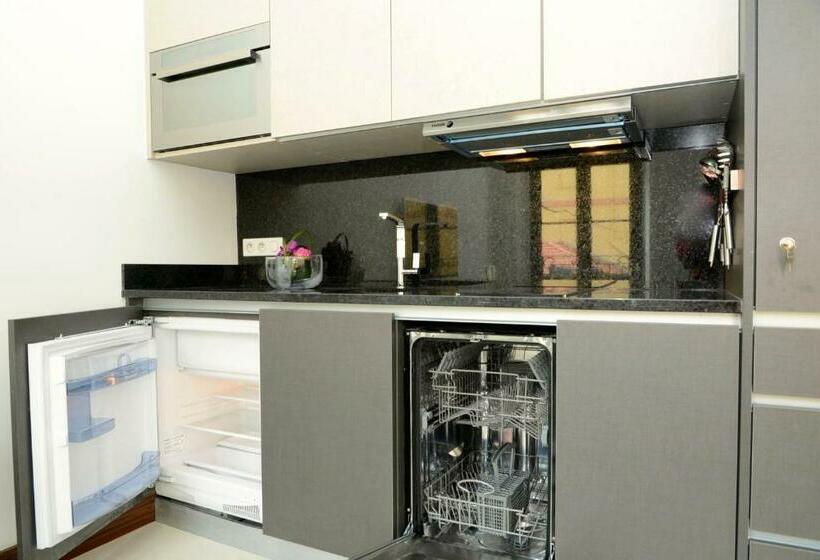 Апартаменты 2 Спальни, Golden Tulip Cannes Hotel De Paris