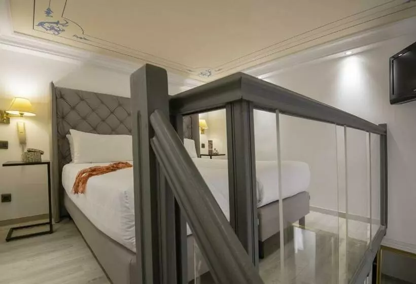 スタンダード４人部屋, Golden Tulip Cannes Hotel De Paris