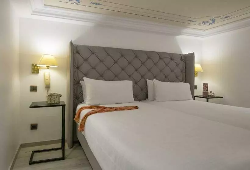スタンダード４人部屋, Golden Tulip Cannes Hotel De Paris