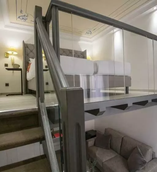 スタンダード４人部屋, Golden Tulip Cannes Hotel De Paris
