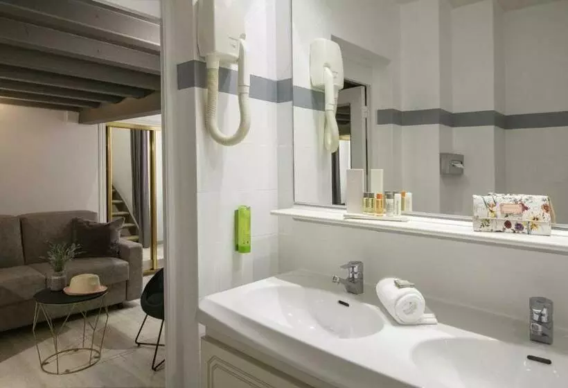 スタンダード４人部屋, Golden Tulip Cannes Hotel De Paris