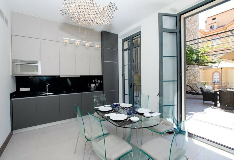 Апартаменты 2 Спальни, Golden Tulip Cannes Hotel De Paris