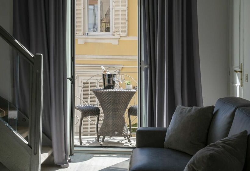 Номер Стандарт Трехместный, Golden Tulip Cannes Hotel De Paris