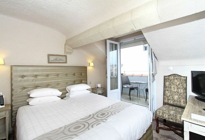 Номер Стандарт с Балконом, Golden Tulip Cannes Hotel De Paris