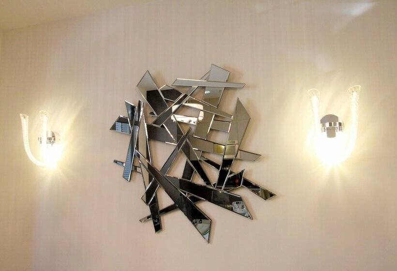 Апартаменты 2 Спальни, Golden Tulip Cannes Hotel De Paris