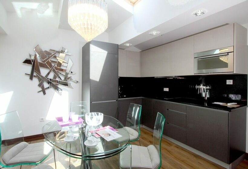 Апартаменты 2 Спальни, Golden Tulip Cannes Hotel De Paris