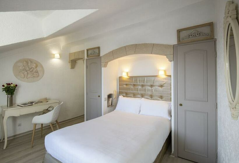 Номер Стандарт с Балконом, Golden Tulip Cannes Hotel De Paris