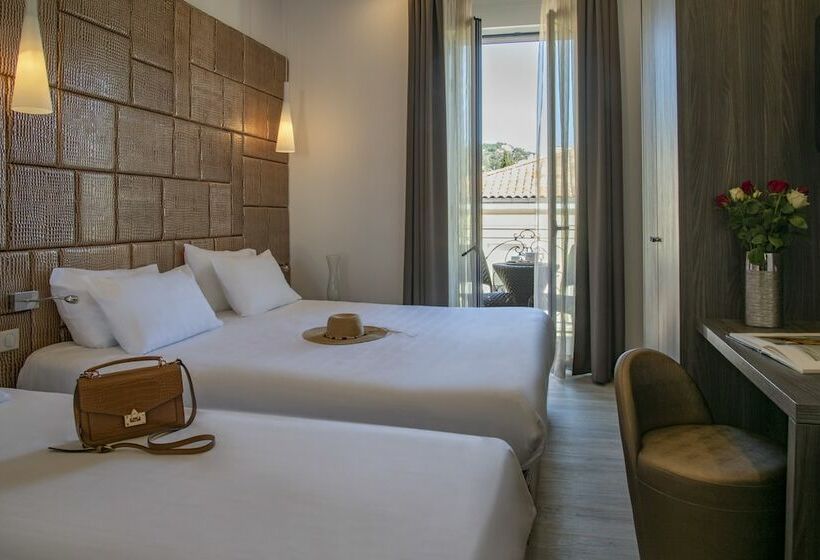 Номер Стандарт Трехместный, Golden Tulip Cannes Hotel De Paris