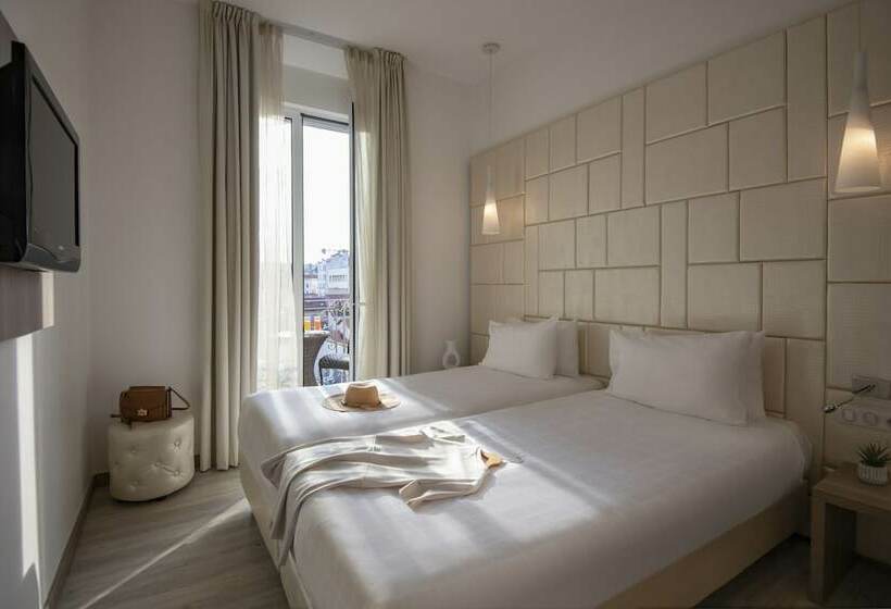 Номер Стандарт с Балконом, Golden Tulip Cannes Hotel De Paris