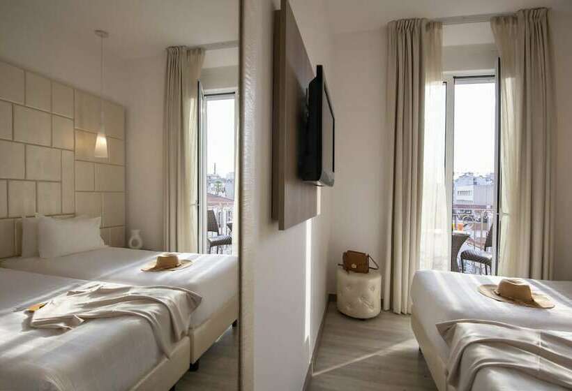 Номер Стандарт с Балконом, Golden Tulip Cannes Hotel De Paris