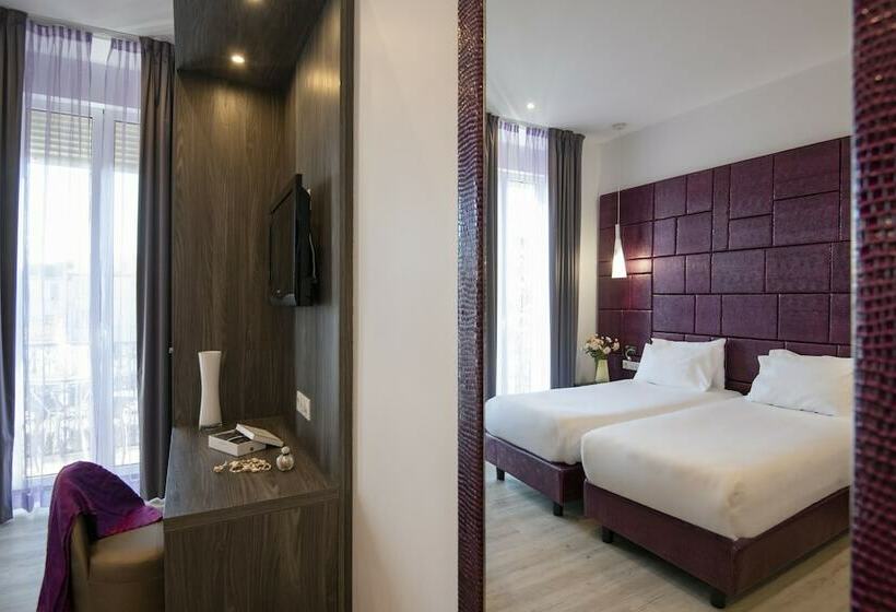 Номер Стандарт Трехместный, Golden Tulip Cannes Hotel De Paris