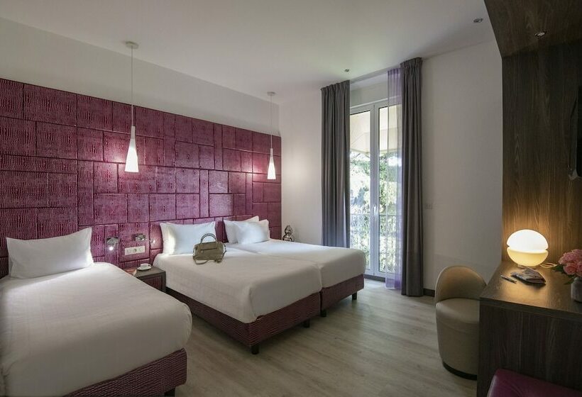 Номер Стандарт Трехместный, Golden Tulip Cannes Hotel De Paris
