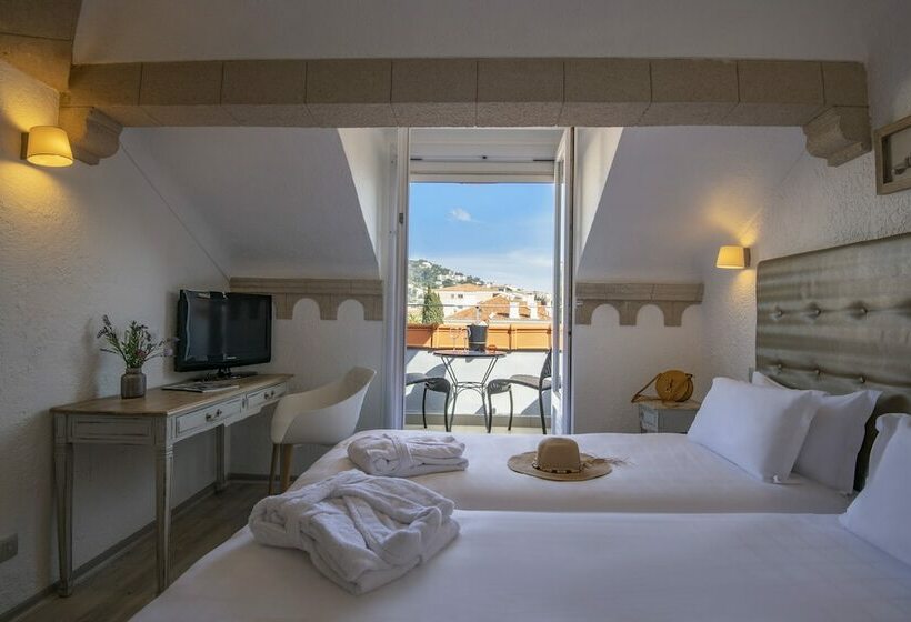 Номер Стандарт с Балконом, Golden Tulip Cannes Hotel De Paris