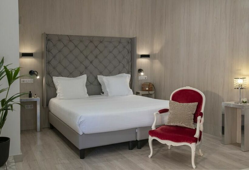 סוויטה, Golden Tulip Cannes Hotel De Paris