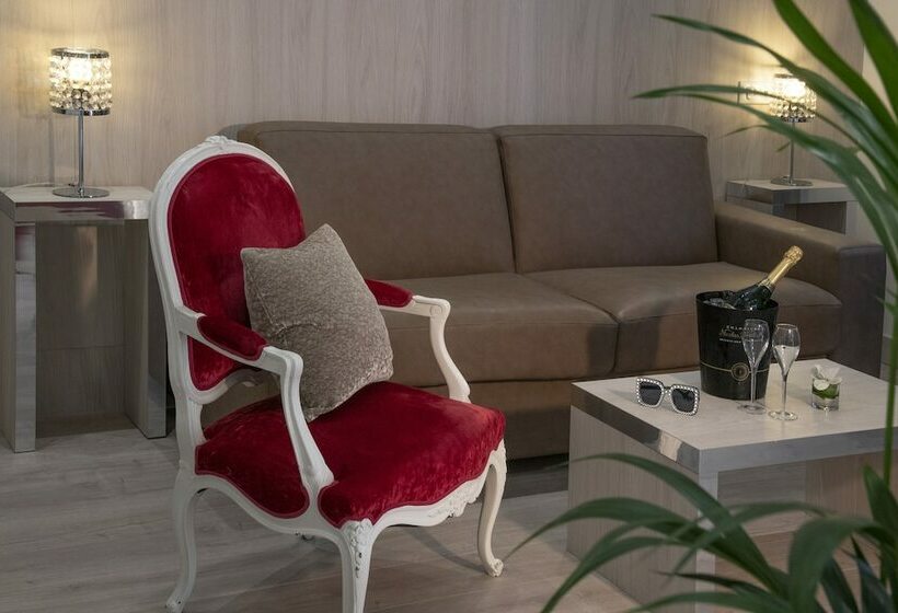סוויטה, Golden Tulip Cannes Hotel De Paris
