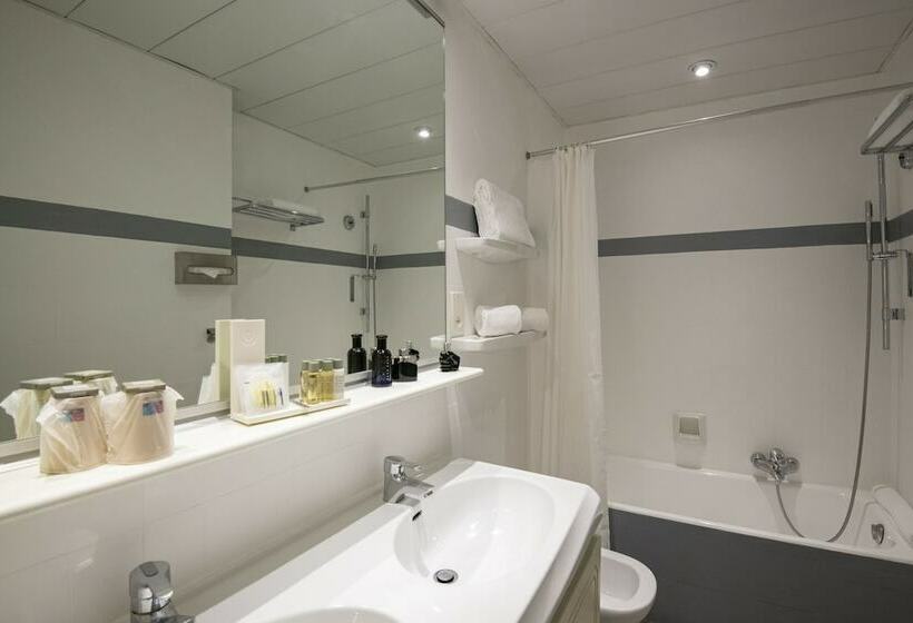 Люкс, Golden Tulip Cannes Hotel De Paris