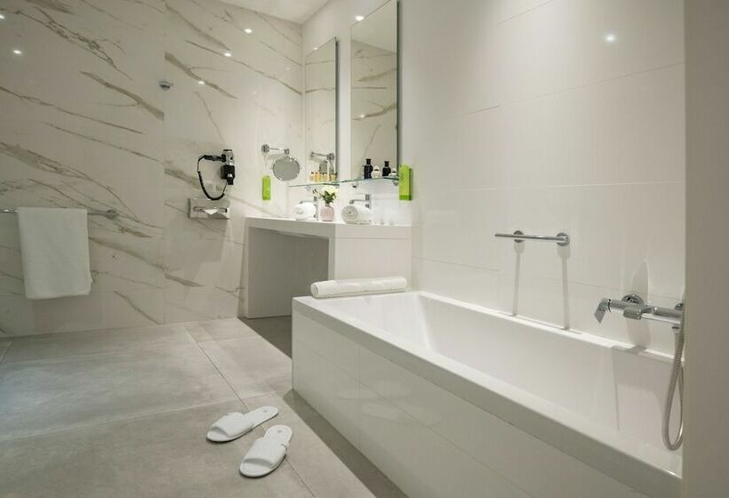 Люкс, Golden Tulip Cannes Hotel De Paris