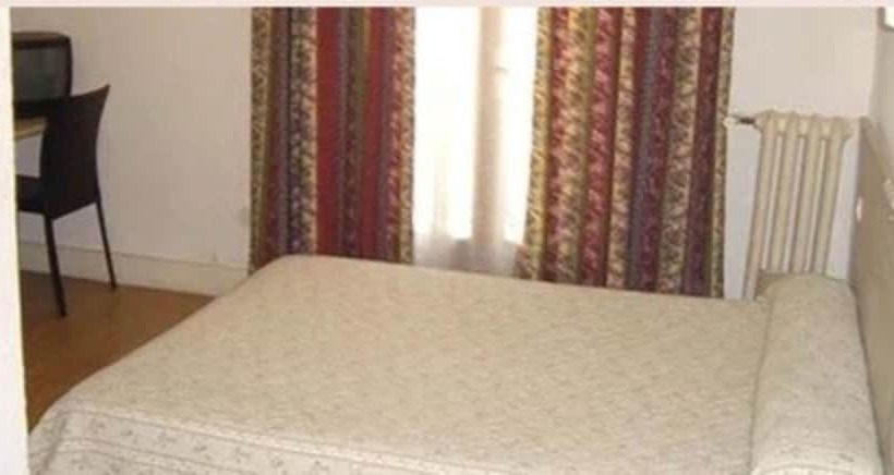 스탠다드 룸, Hôtel De Paris