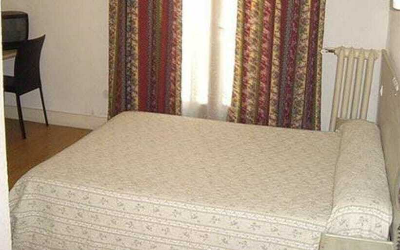 스탠다드 룸, Hôtel De Paris