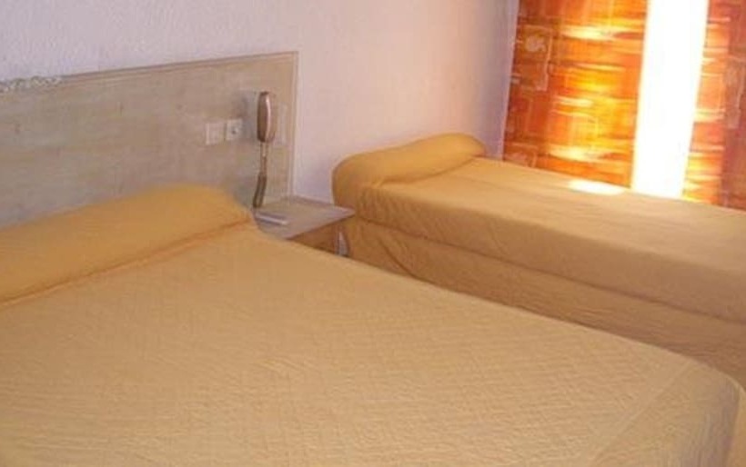 Номер Стандарт Трехместный, Hôtel De Paris