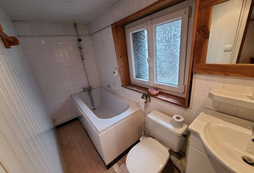 اتاق لوکس سه تخته, Hôtel Du Centre