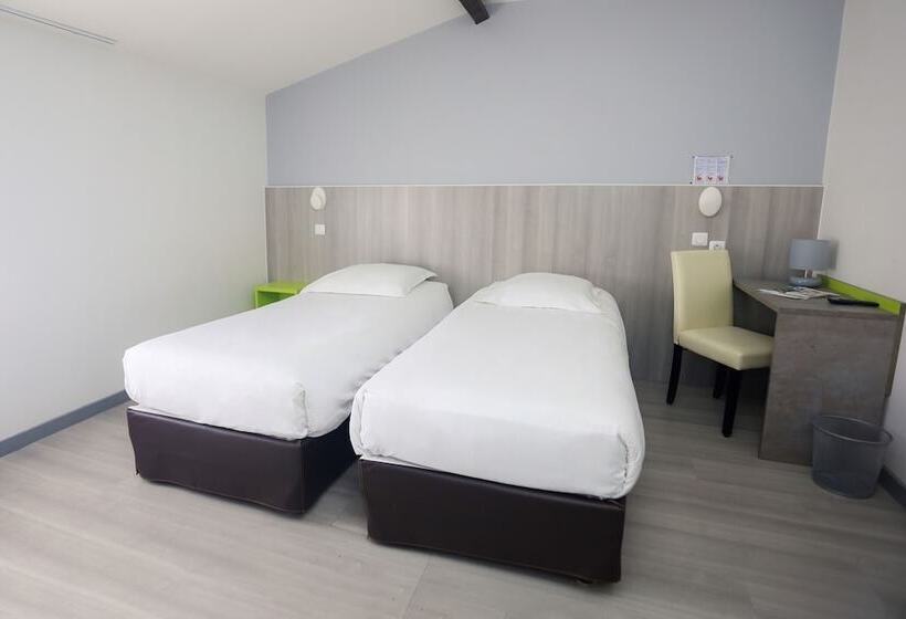Номер Стандарт, Hôtel Le Cheval Blanc