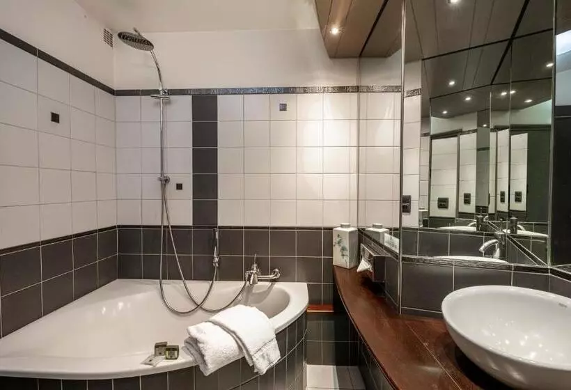 コンフォートルーム, Le Bailliage Hôtel & Spa