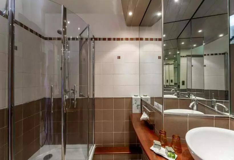 コンフォートトリプルルーム, Le Bailliage Hôtel & Spa