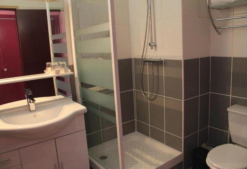 غرفة قياسية ثلاثية, Le France