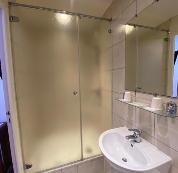 Номер Стандарт, Les Cascades   Hôtel De Charme