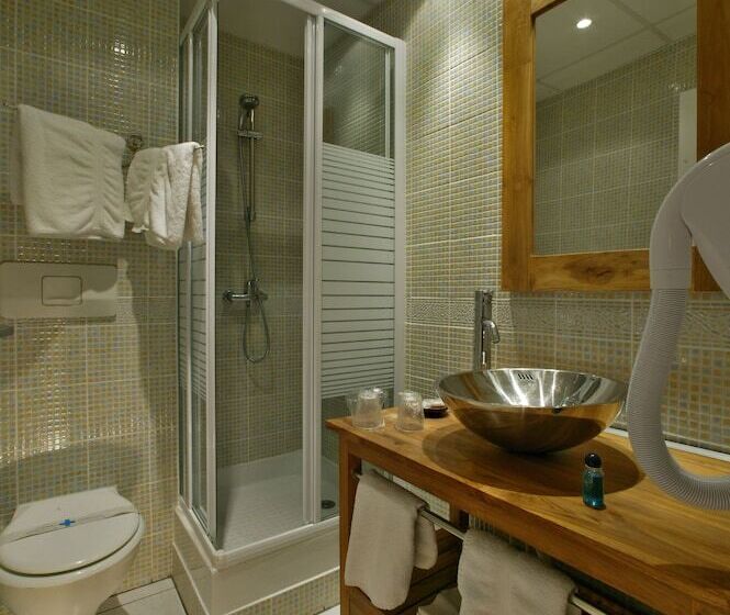 Номер Стандарт, The Originals City, Hôtel De Bordeaux, Bergerac